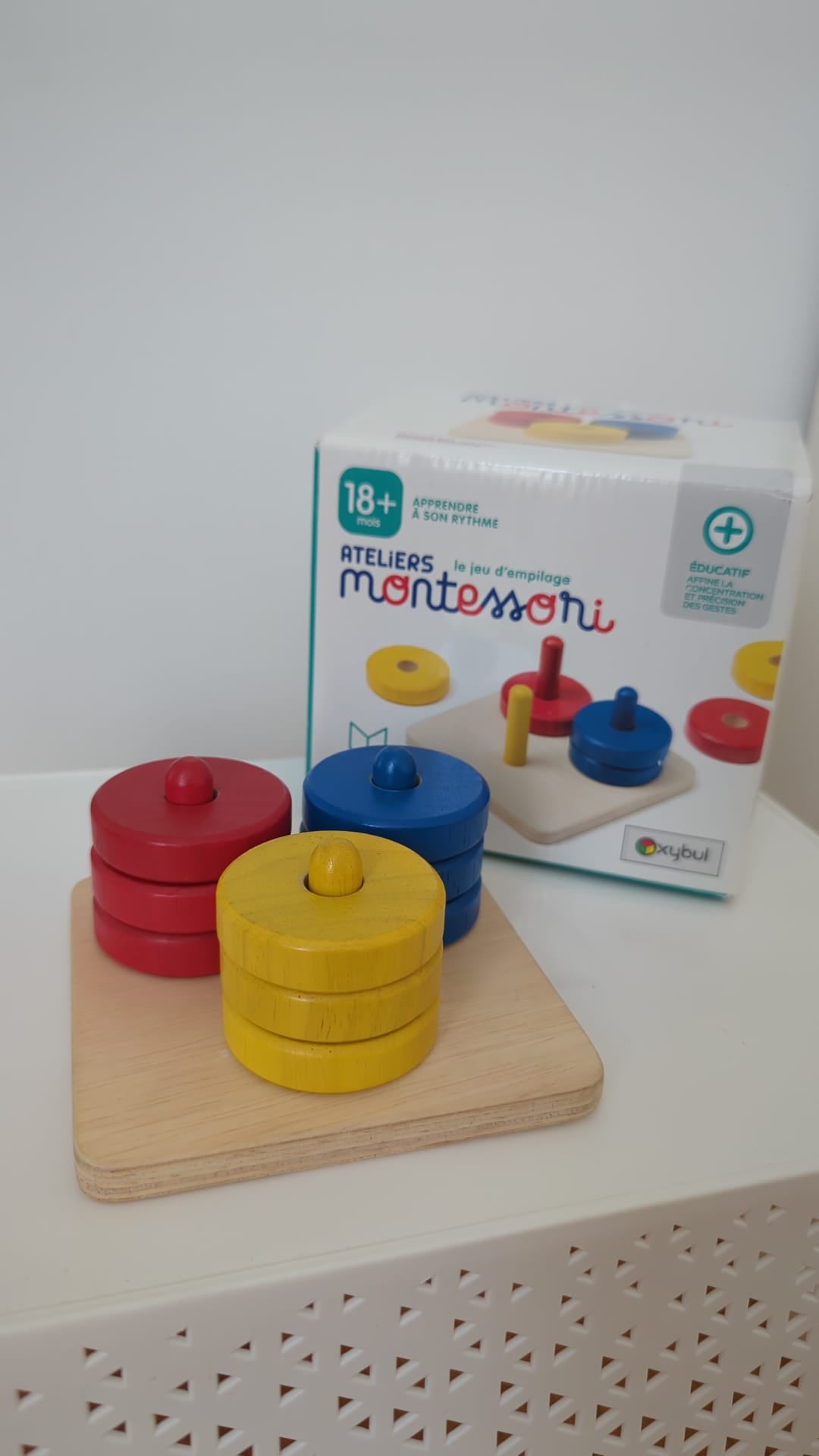 Ateliers Montessori – Jeu d'empilage en bois Oxybul